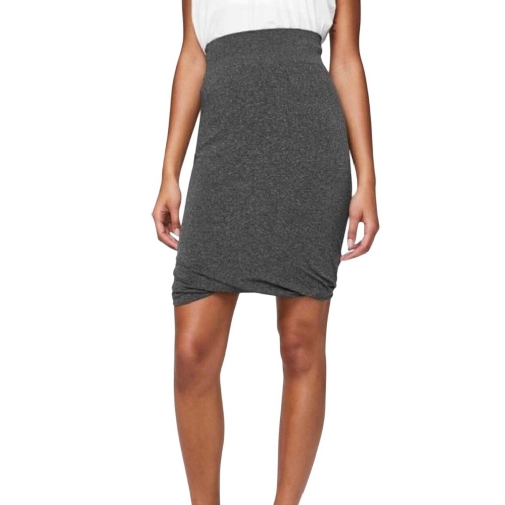 Lululemon Here to There Skirt Heathered Charcoal Grey High Rise Tulip Hem SIZE 6